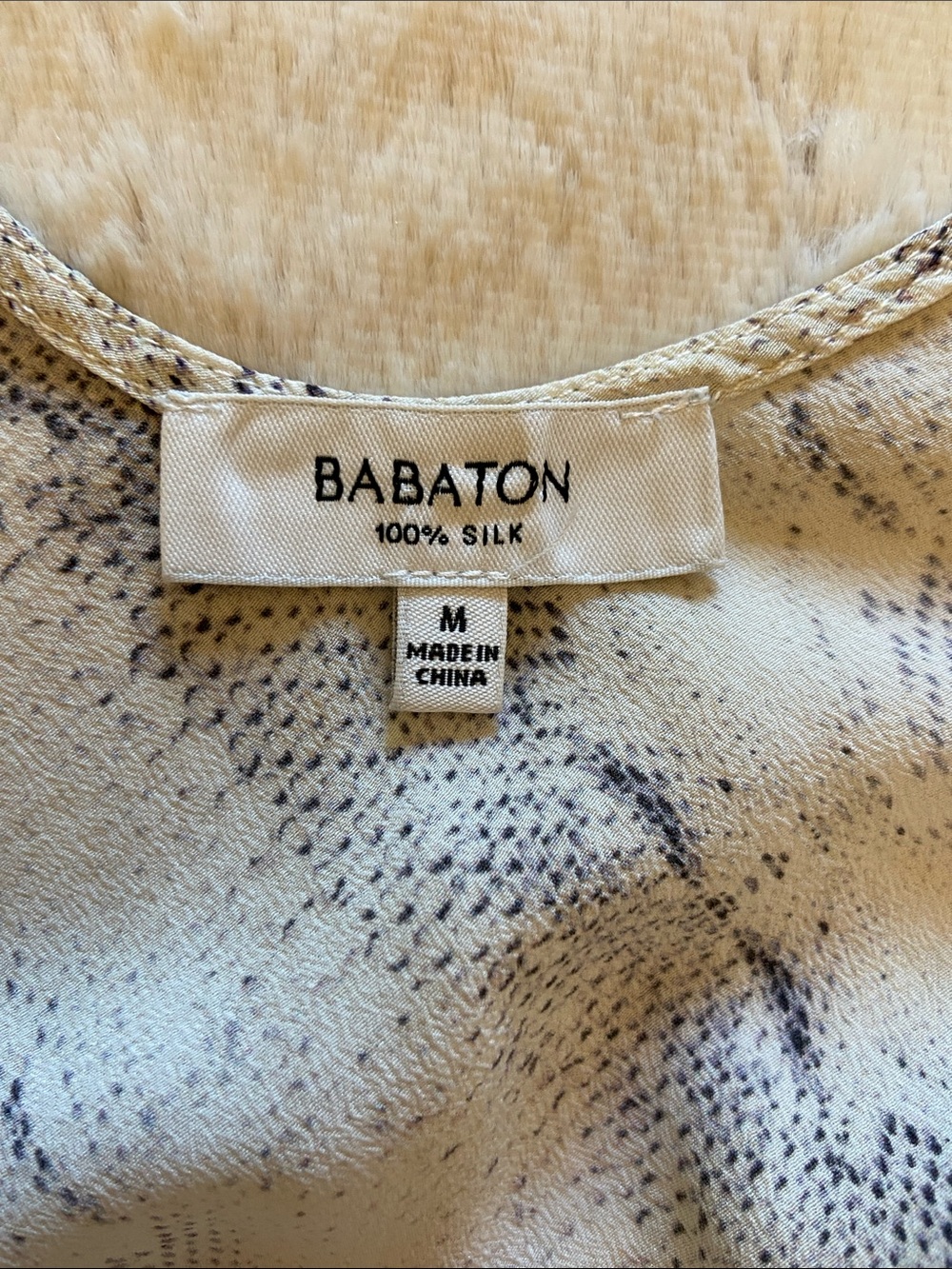 Babaton Snake Print Beige and Grey 💯% Silk V-Neck Camisole. Size Medium. - Picture 6 of 9